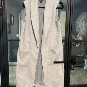 Worn once! Gray Sleeveless Open Front Vest